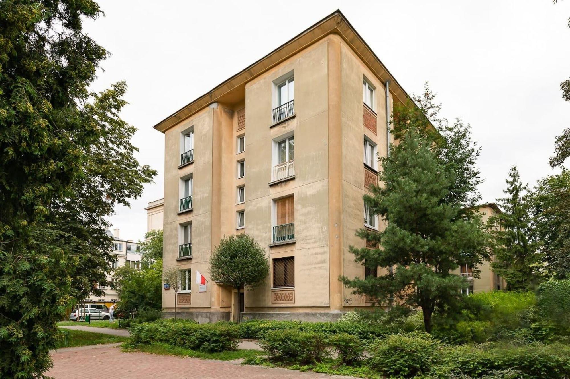 Rent Like - Aleja Solidarnosci 105/111a * Warschau